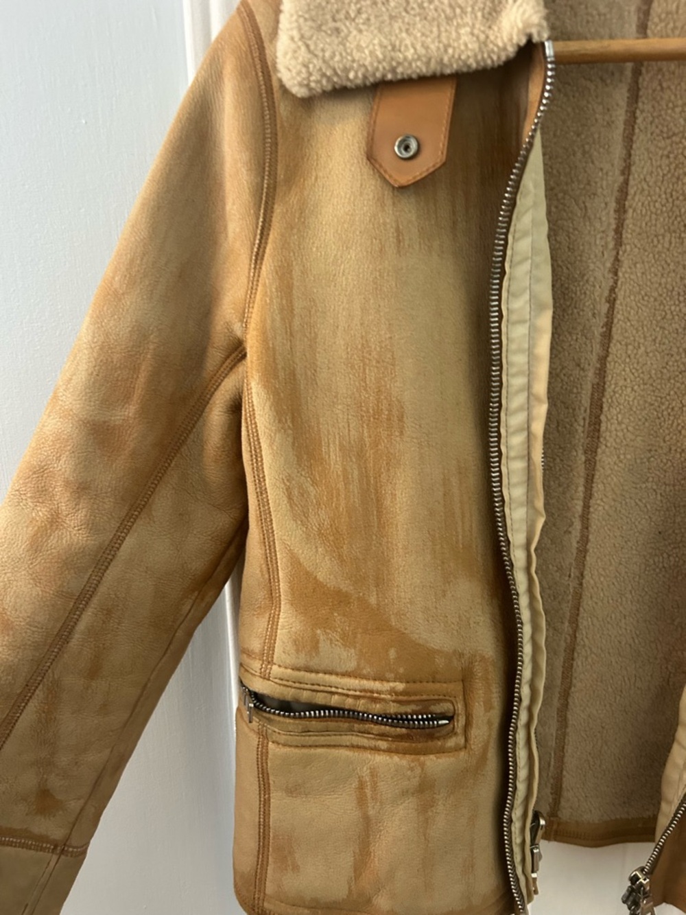 Authentic Prada Tan Shearling-Lined Jacket with Red Logo Tab - Picture 4 of 16